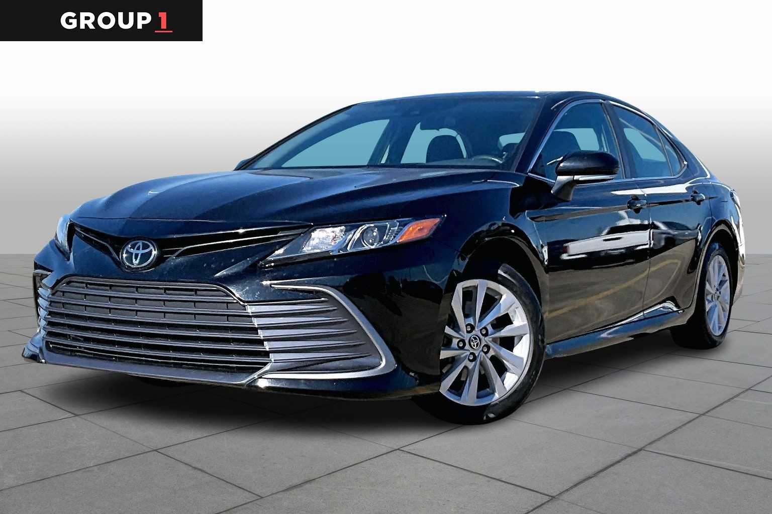 2023 Toyota Camry LE's photo