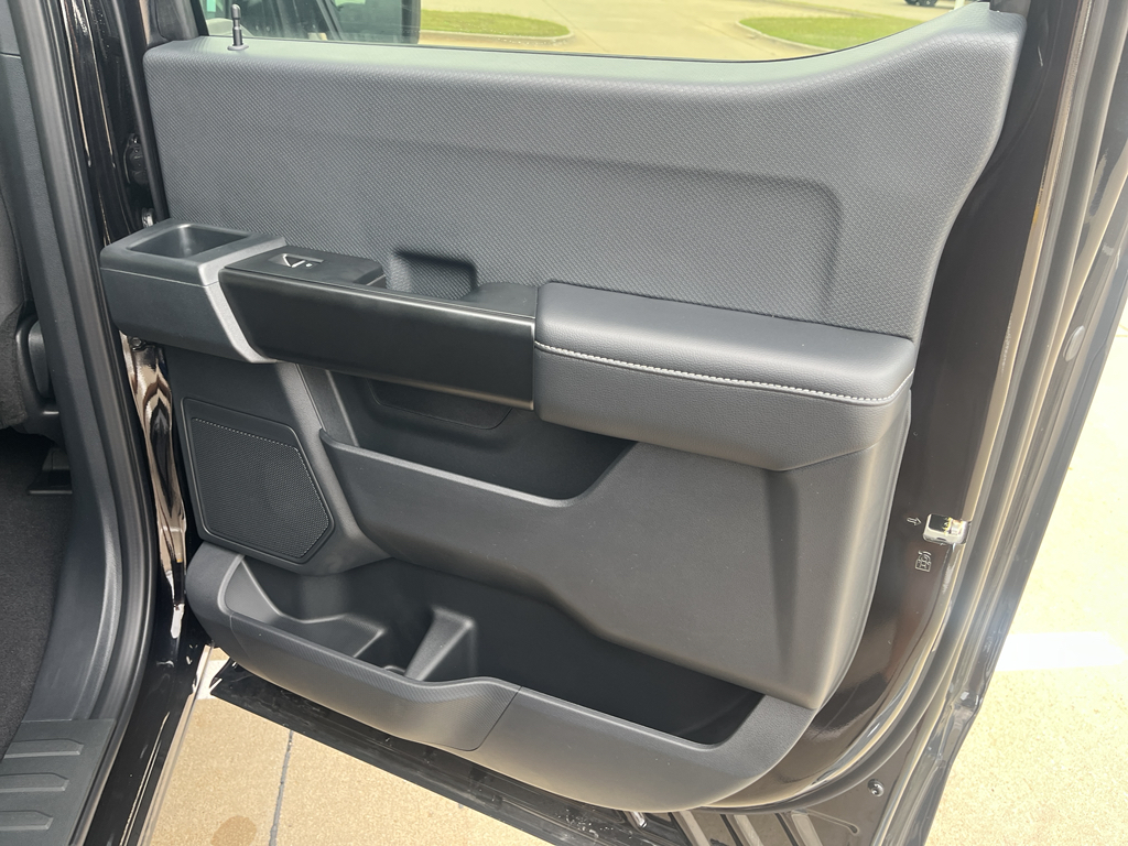 2025 Ford F-150 STX photo 32