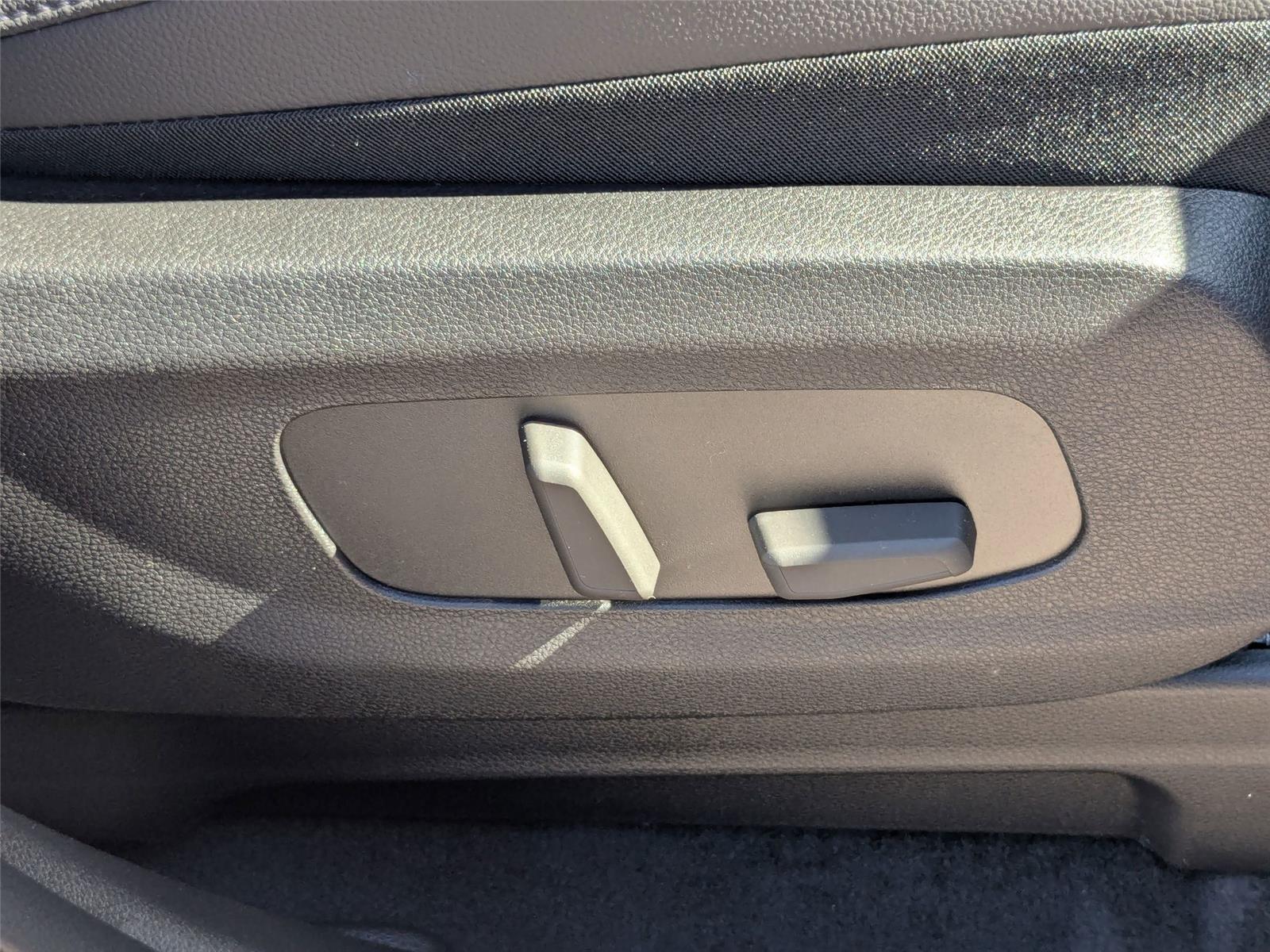2025 Kia Carnival SX Prestige photo 38