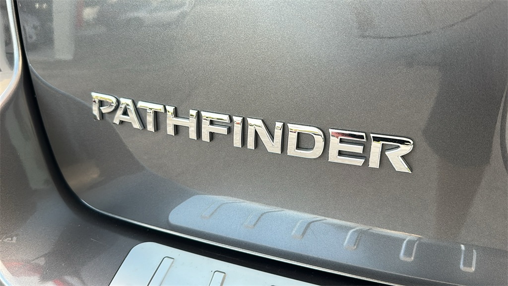 2020 Nissan Pathfinder SV photo 9