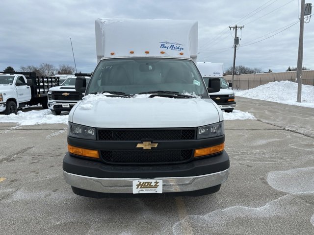 2024 Chevrolet Express Cutaway 3500 photo 3