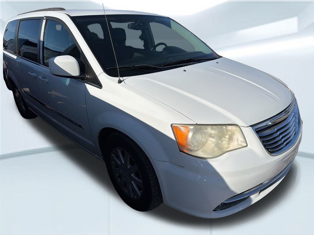 2014 Chrysler Town & Country Touring photo 4