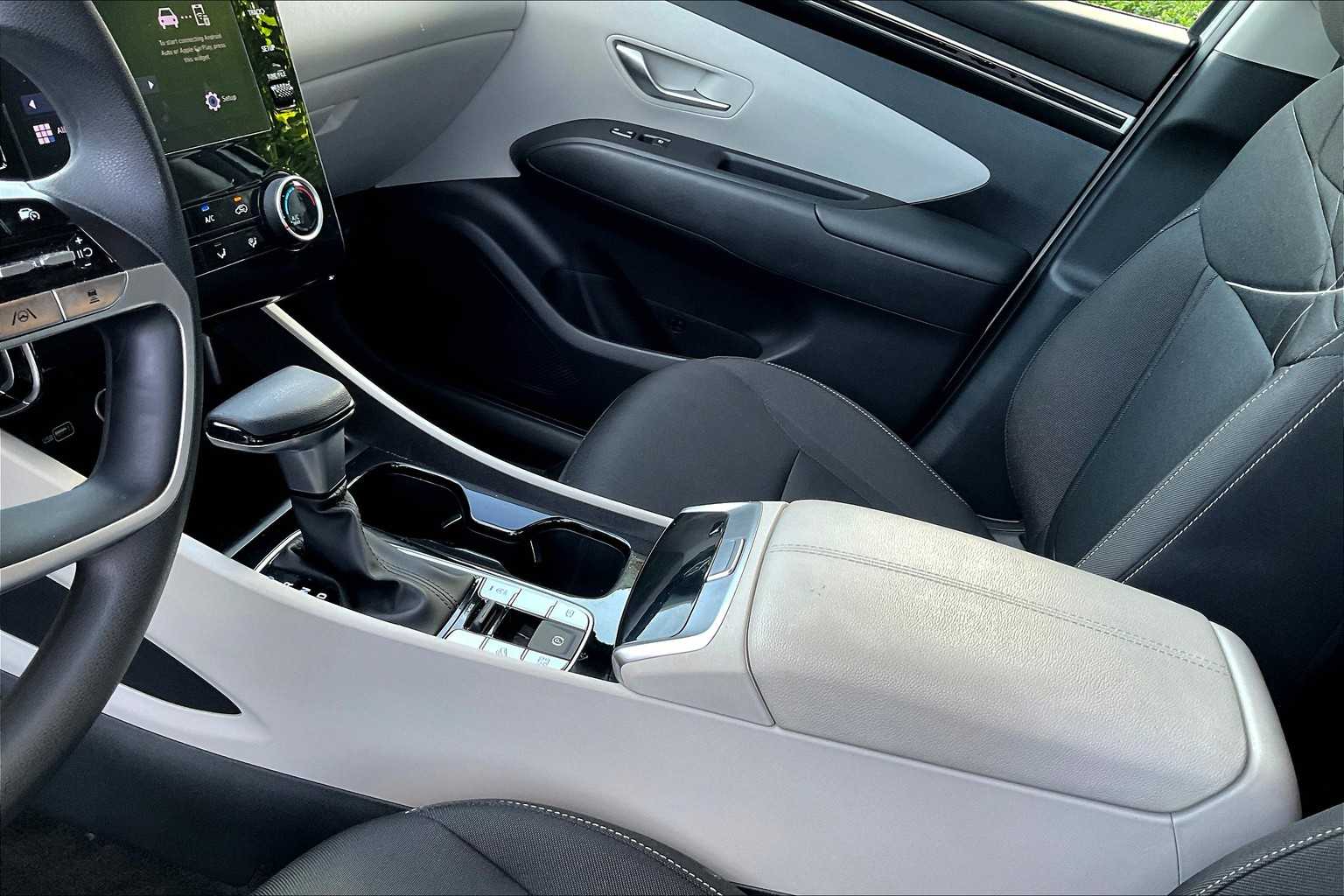 2024 Hyundai Tucson SE photo 15