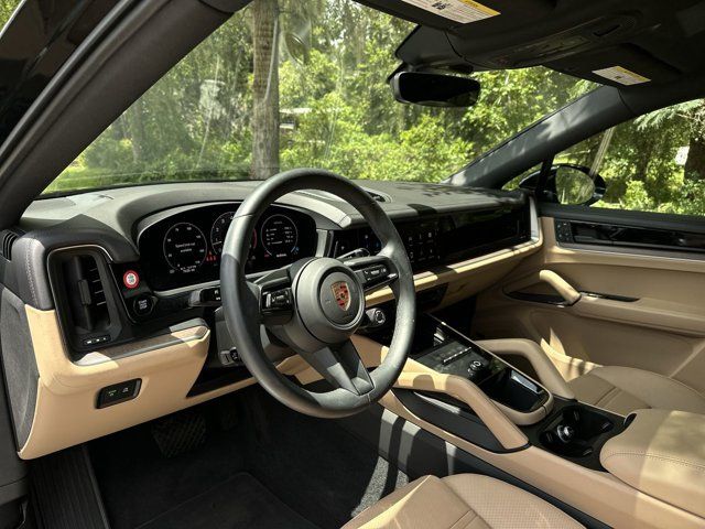 2024 Porsche Cayenne Coupe Base photo 3