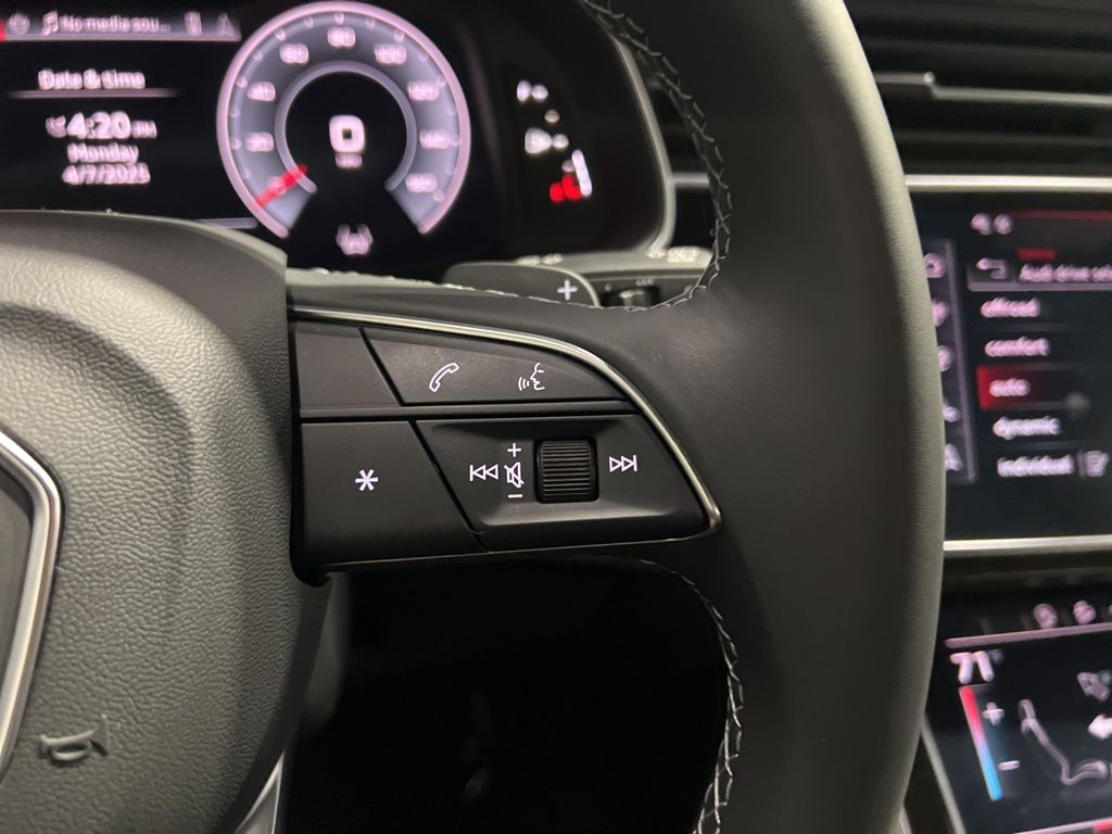 2025 Audi Q7 55 Premium photo 35