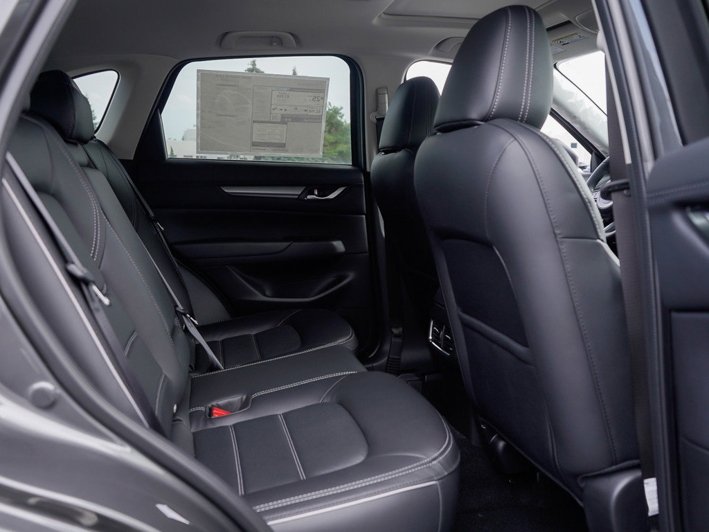 2025 Mazda CX-5 2.5 S Preferred photo 8