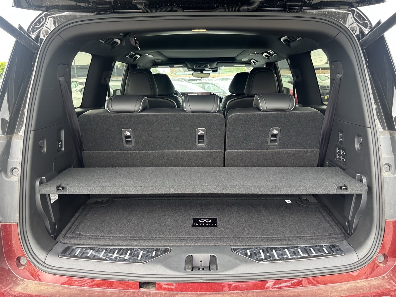 2025 Infiniti QX80 photo 12