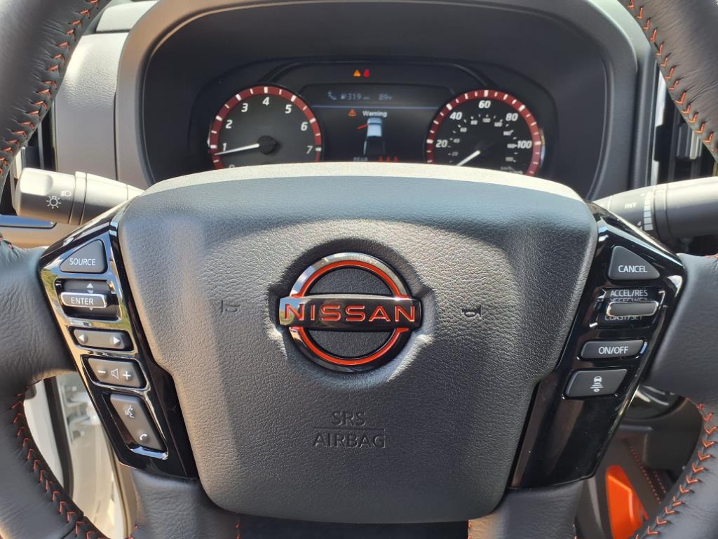 2025 Nissan Frontier PRO-4X photo 10
