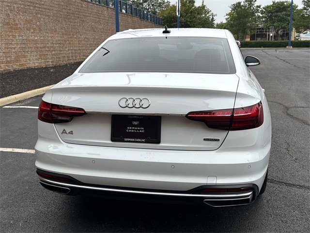 2022 Audi A4 40 Premium photo 4
