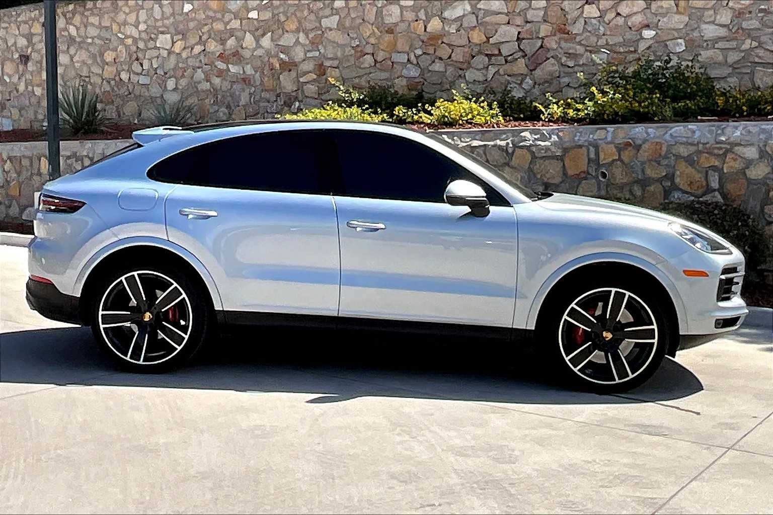 2021 Porsche Cayenne Coupe photo 8