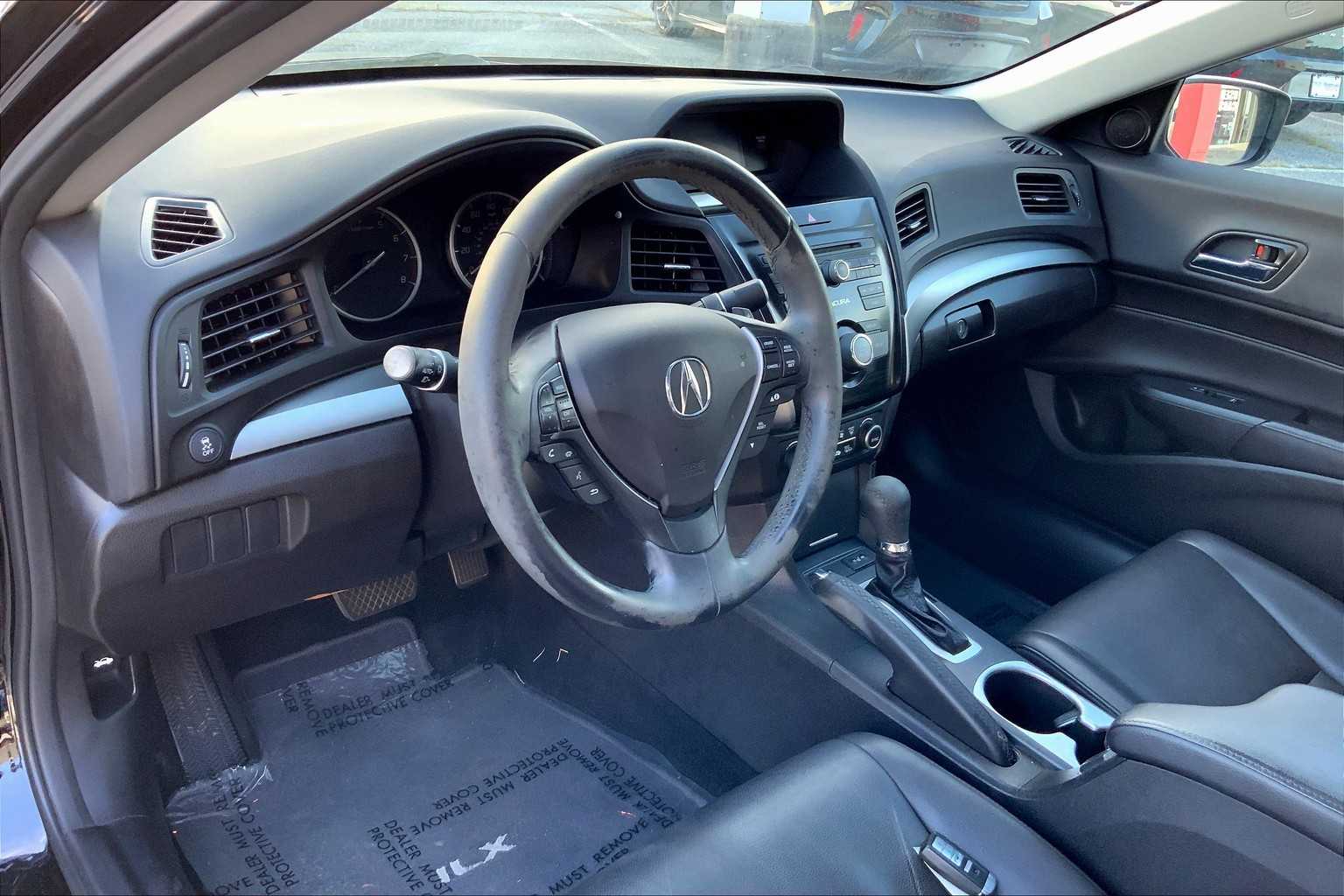 2017 Acura ILX Base photo 17