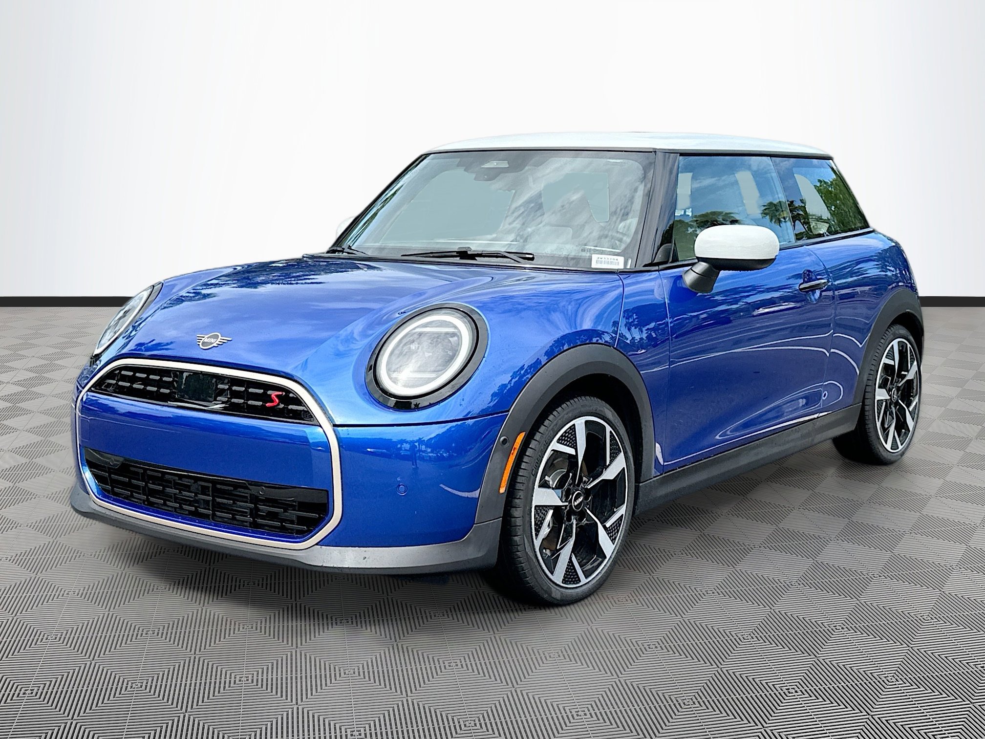 2025 Mini Cooper 2 Door Hardtop Signature photo 3
