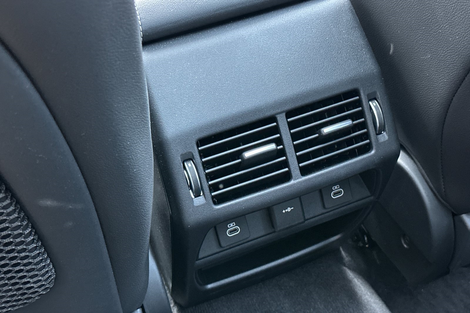 2024 Jaguar E-PACE R-Dynamic SE photo 11
