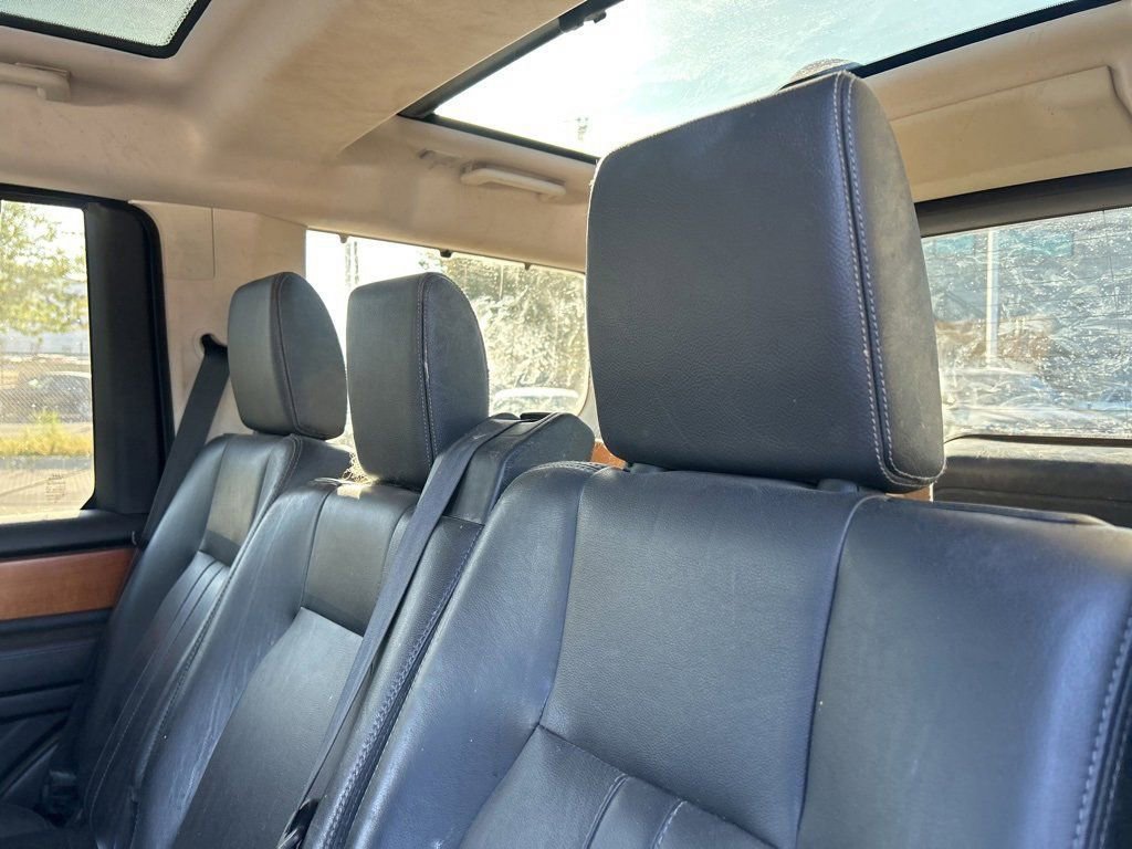 2015 Land Rover LR4 Base photo 18