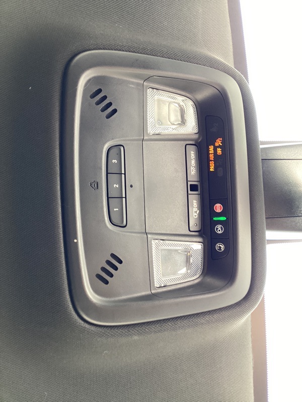 2022 Chevrolet Traverse Cloth photo 22