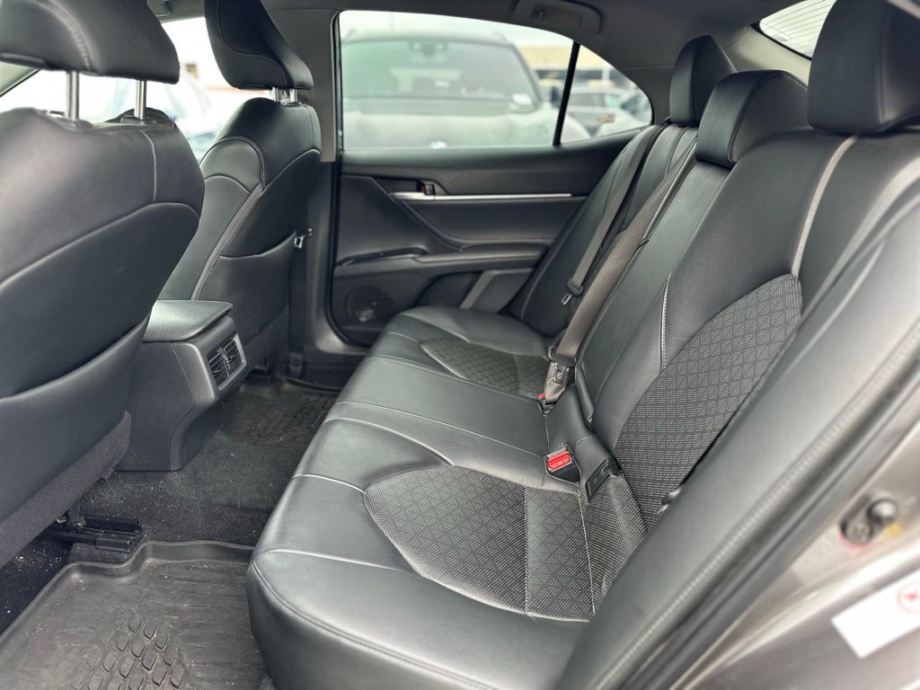 2018 Toyota Camry XSE V6 photo 13