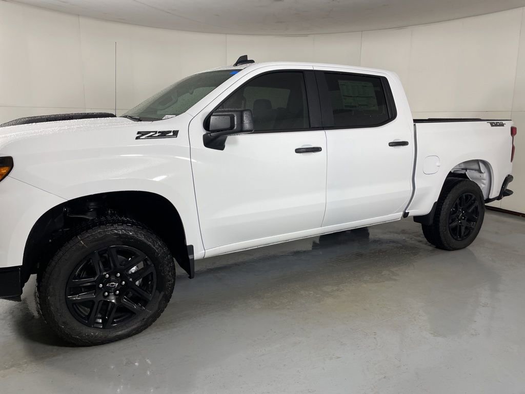 2026 Chevrolet Silverado 1500 Custom Trail Boss photo 2