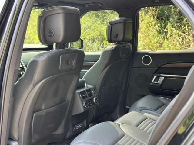 2024 Land Rover Discovery SE photo 17