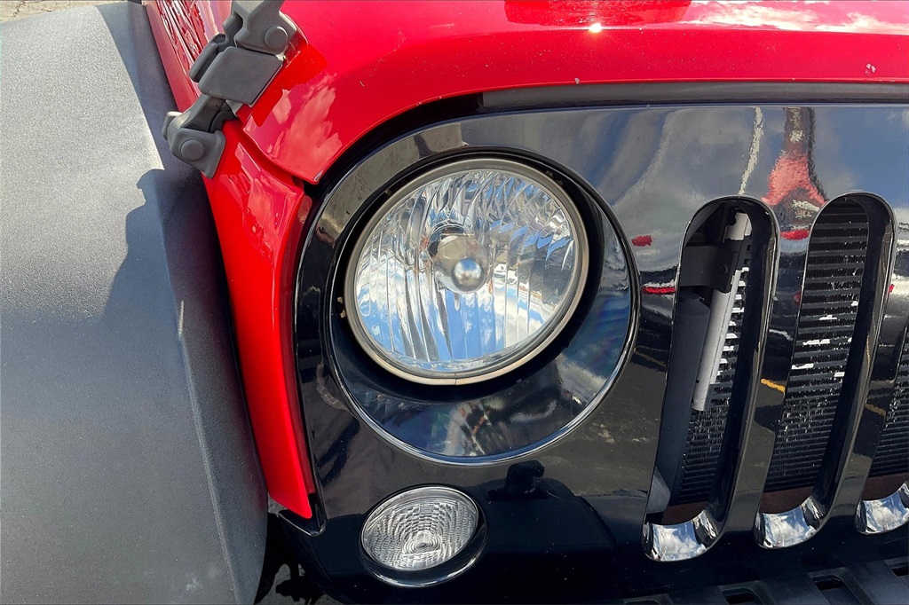2015 Jeep Wrangler Willys Wheeler photo 23