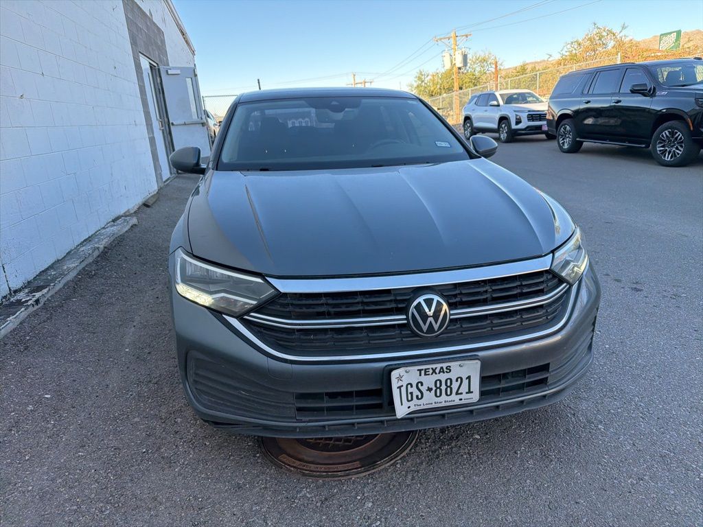 2023 Volkswagen Jetta 1.5T SE photo 3