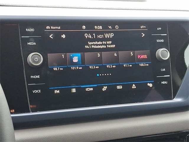 2022 Volkswagen Taos SE photo 17