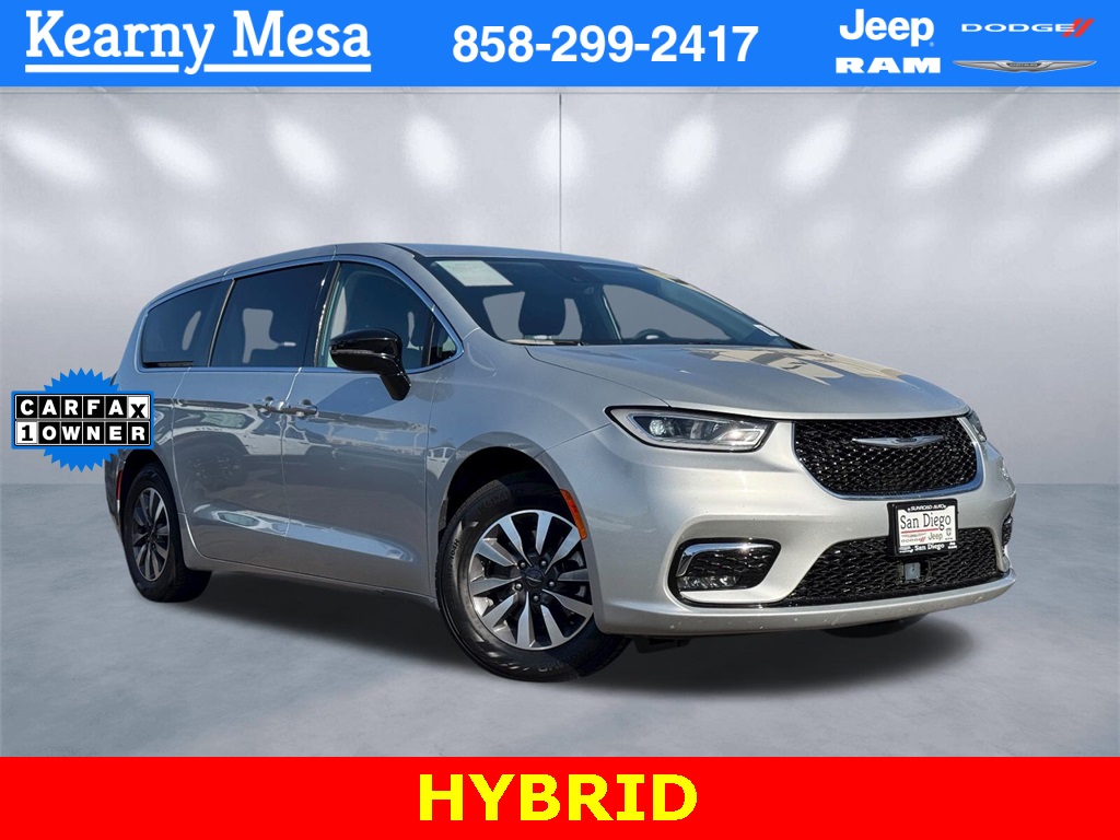 2024 Chrysler Pacifica PHEV Select