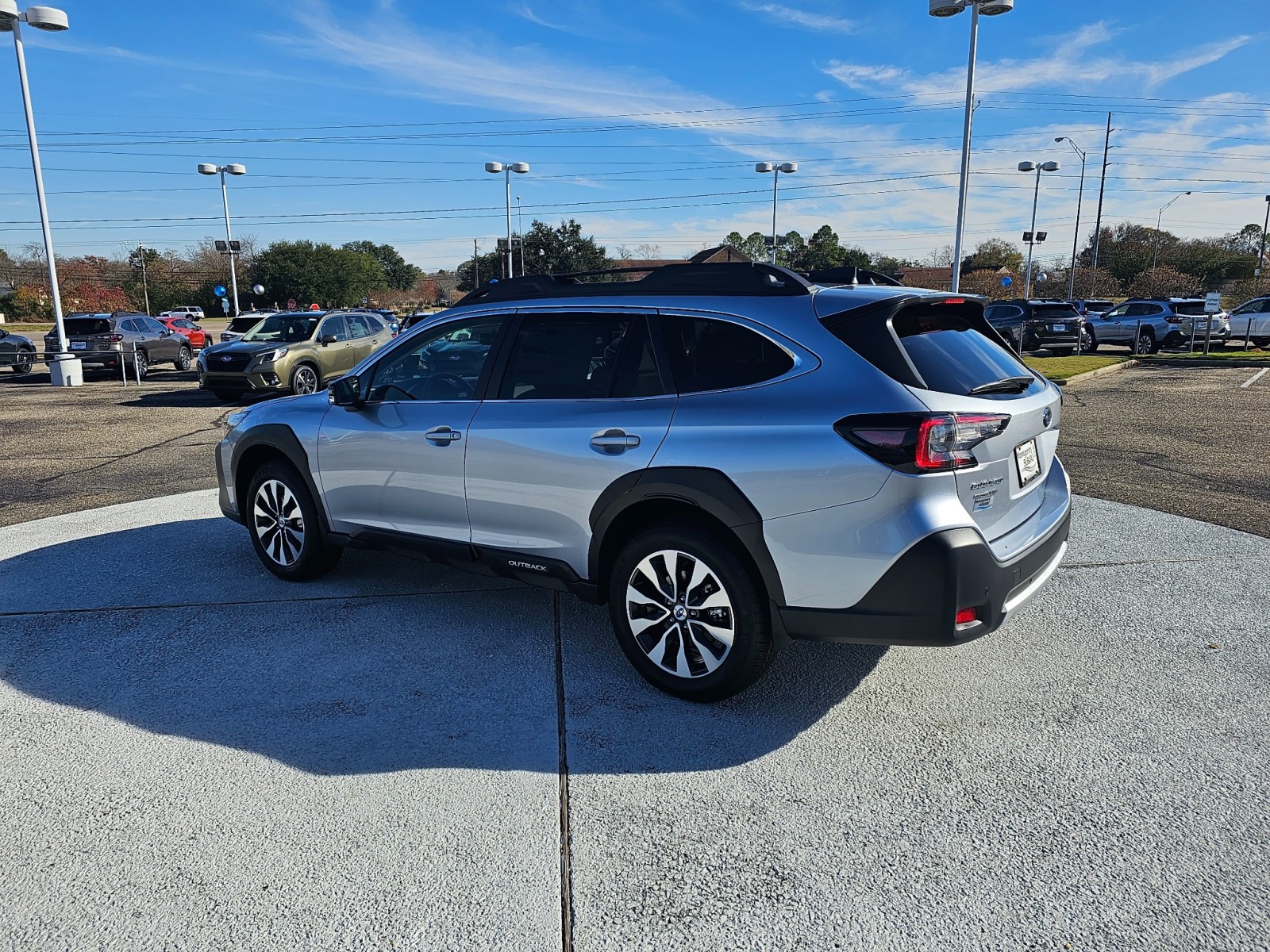 2025 Subaru Outback Limited photo 3
