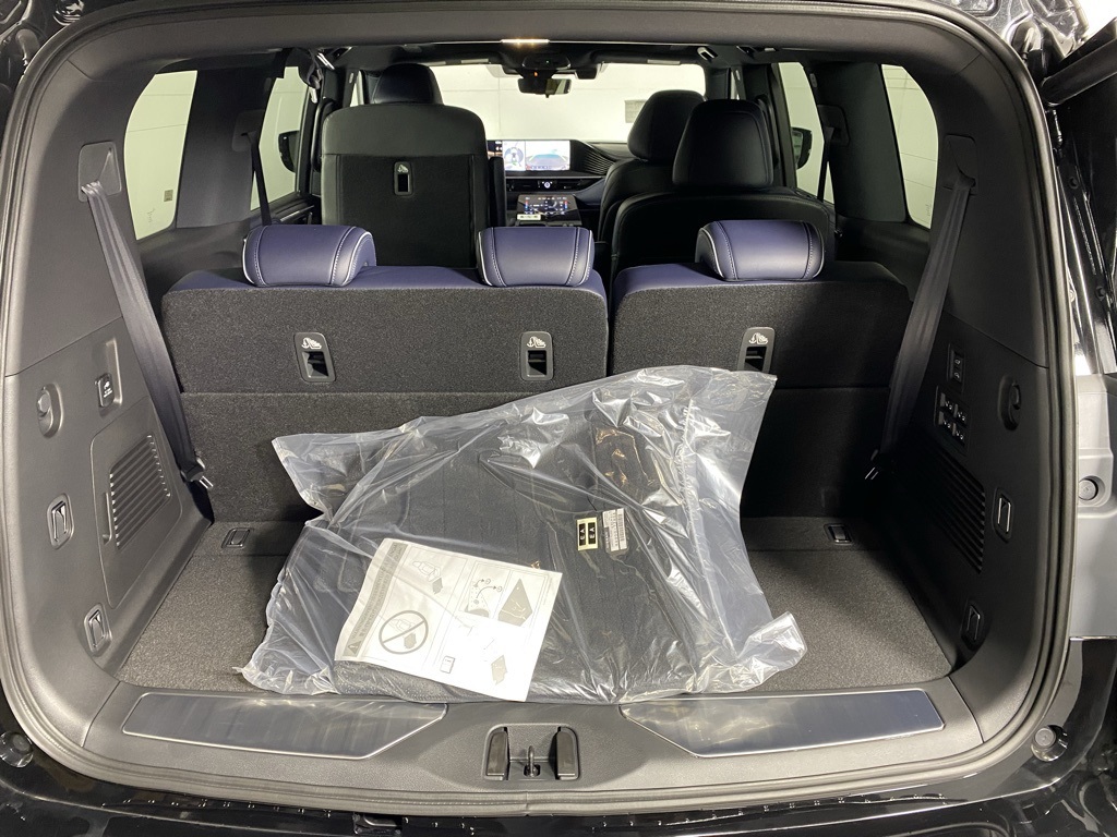 2026 Infiniti QX80 Sensory photo 28