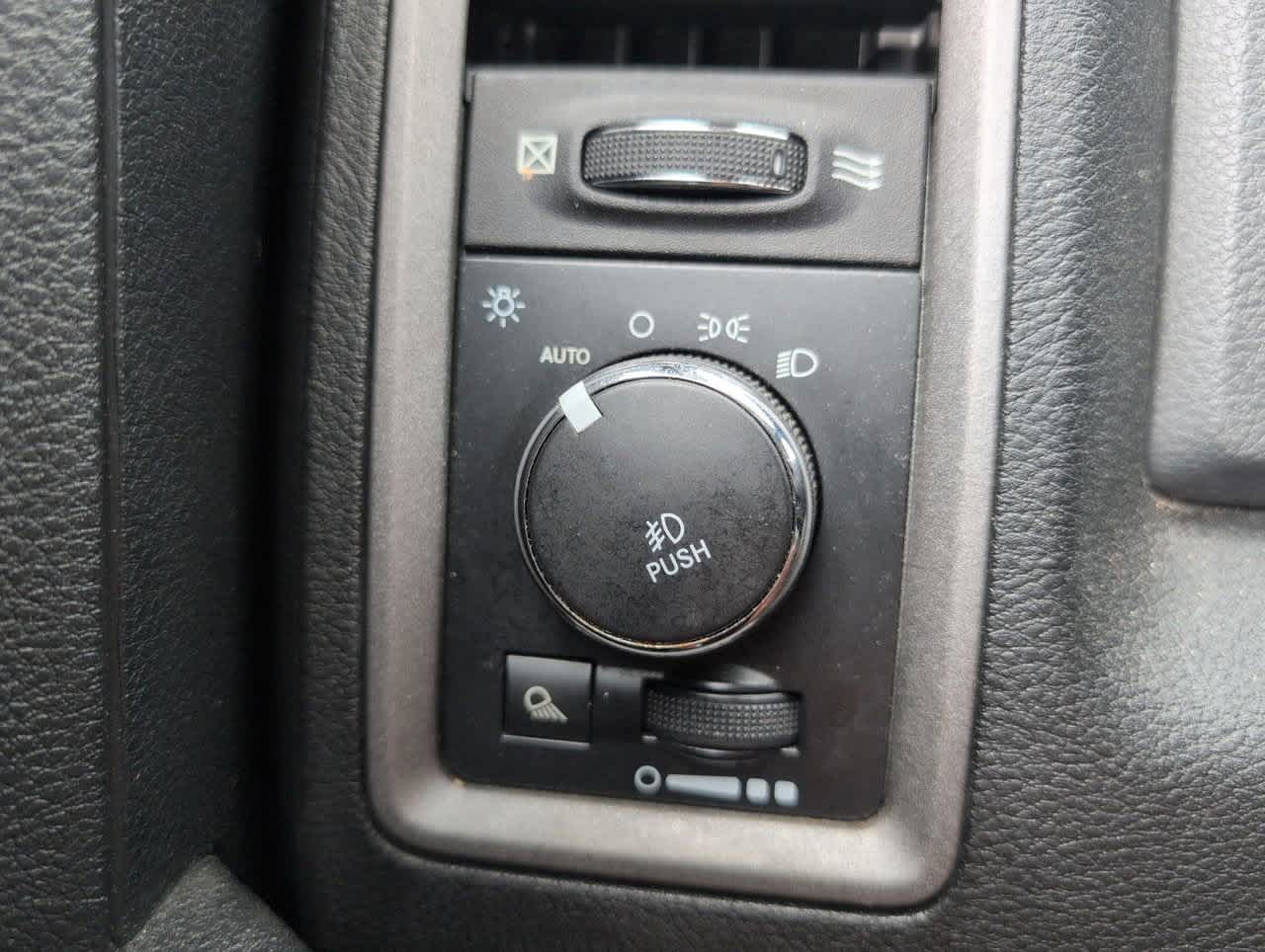 2014 Ram 1500 Express photo 23