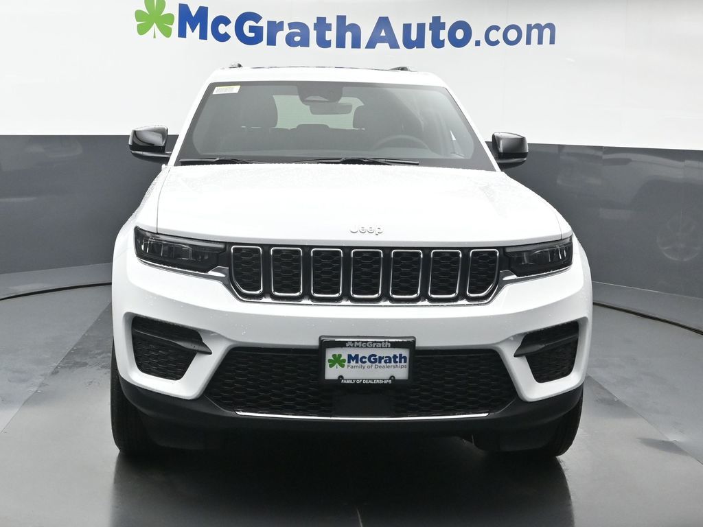 2025 Jeep Grand Cherokee Laredo X photo 2