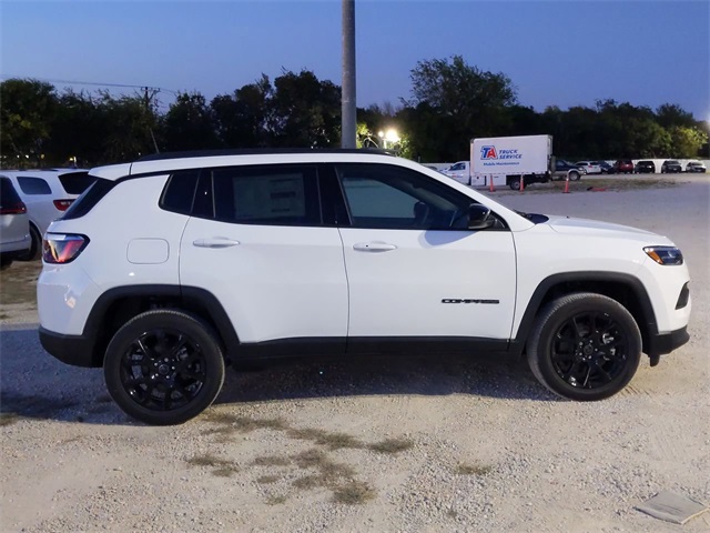 2026 Jeep Compass Latitude photo 8
