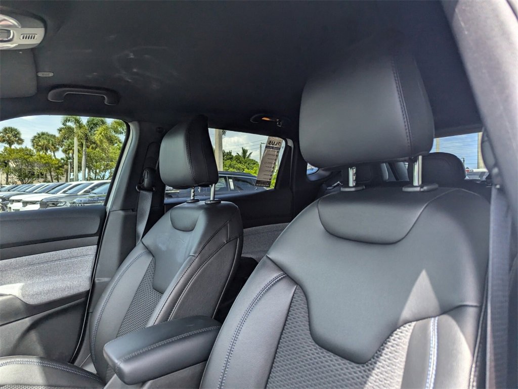 2025 Jeep Compass Latitude photo 10