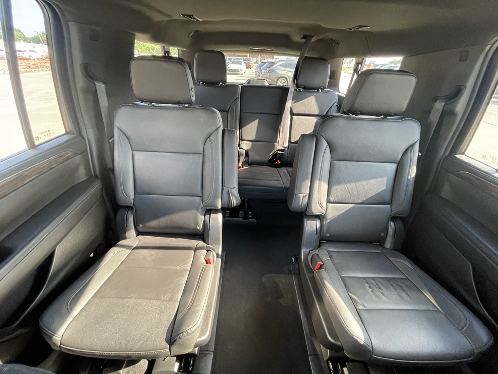 2022 Chevrolet Suburban LT photo 10