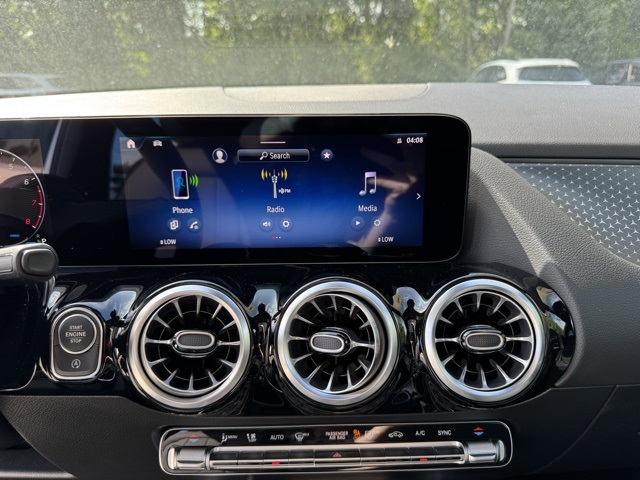 2026 Mercedes Benz GLA 250 4MATIC photo 18