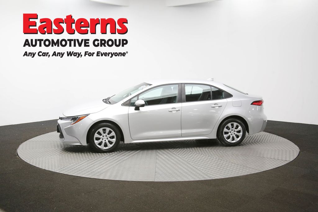 2021 Toyota Corolla LE photo 44