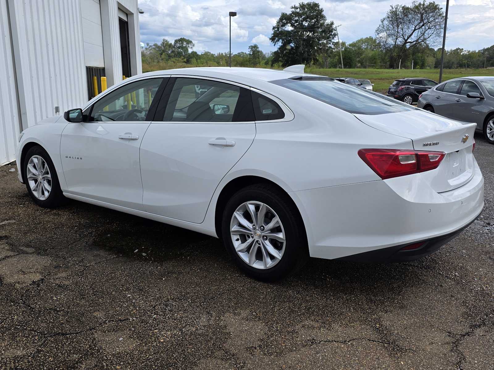 2024 Chevrolet Malibu 1LT photo 4