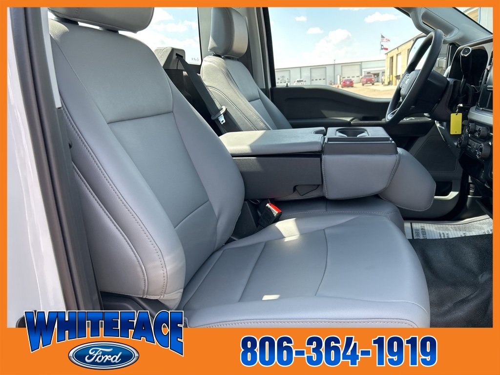 2025 Ford F-350 photo 30