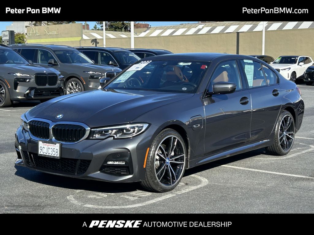 2022 BMW 3 Series 330e