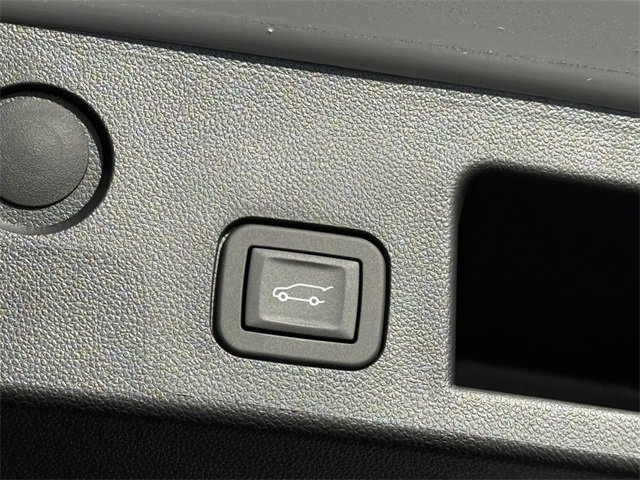 2026 Chevrolet Equinox LT photo 2