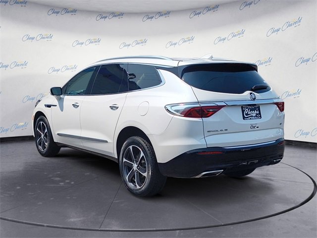 2022 Buick Enclave Essence photo 3