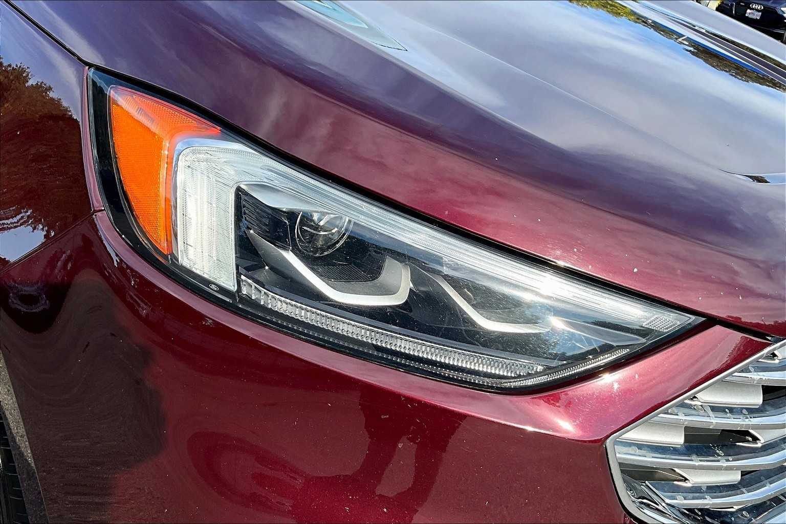 2019 Ford Edge Titanium photo 26