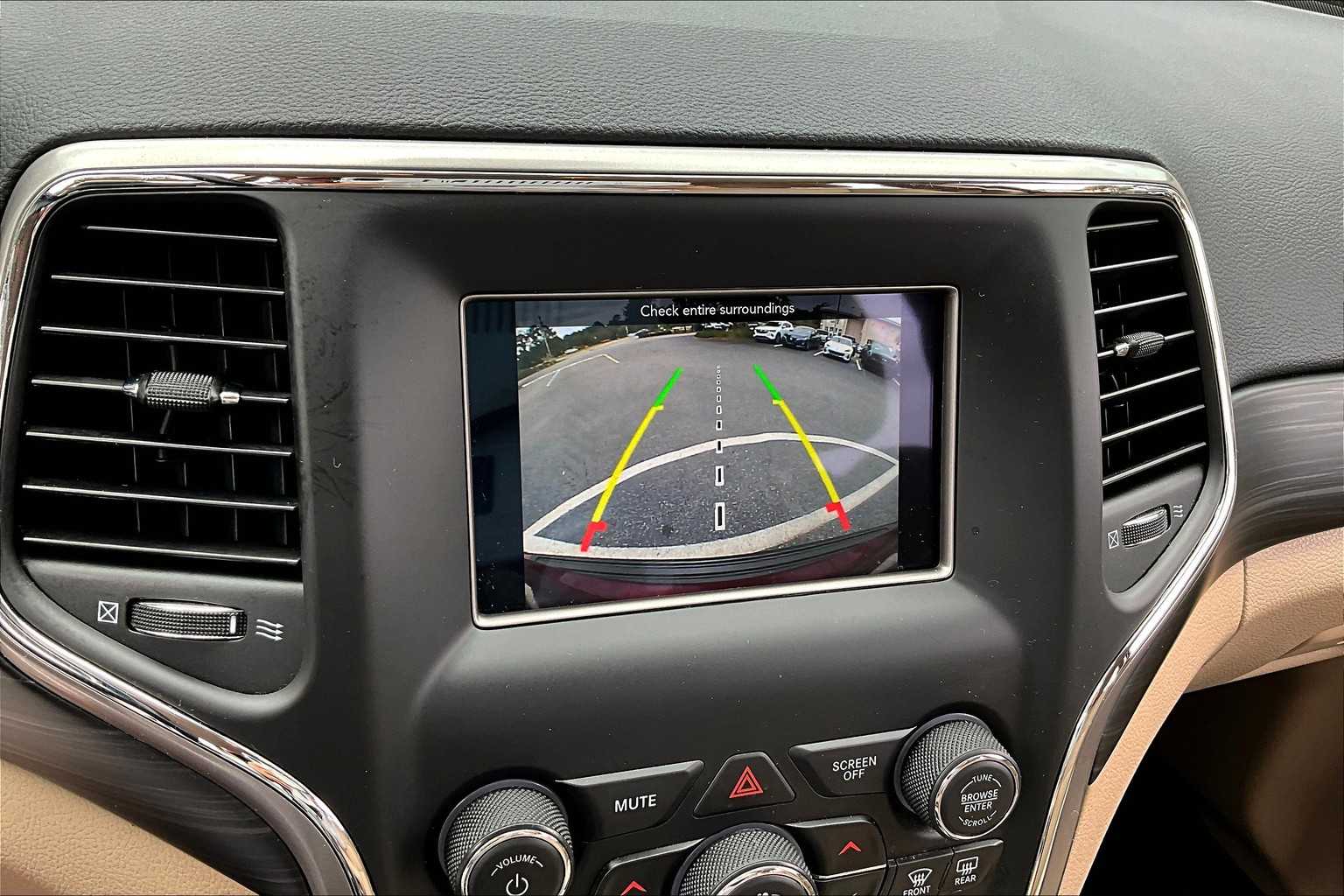 2021 Jeep Grand Cherokee Laredo E photo 25