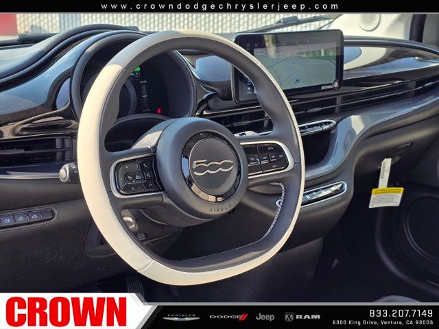 2025 Fiat 500e La Prima photo 12
