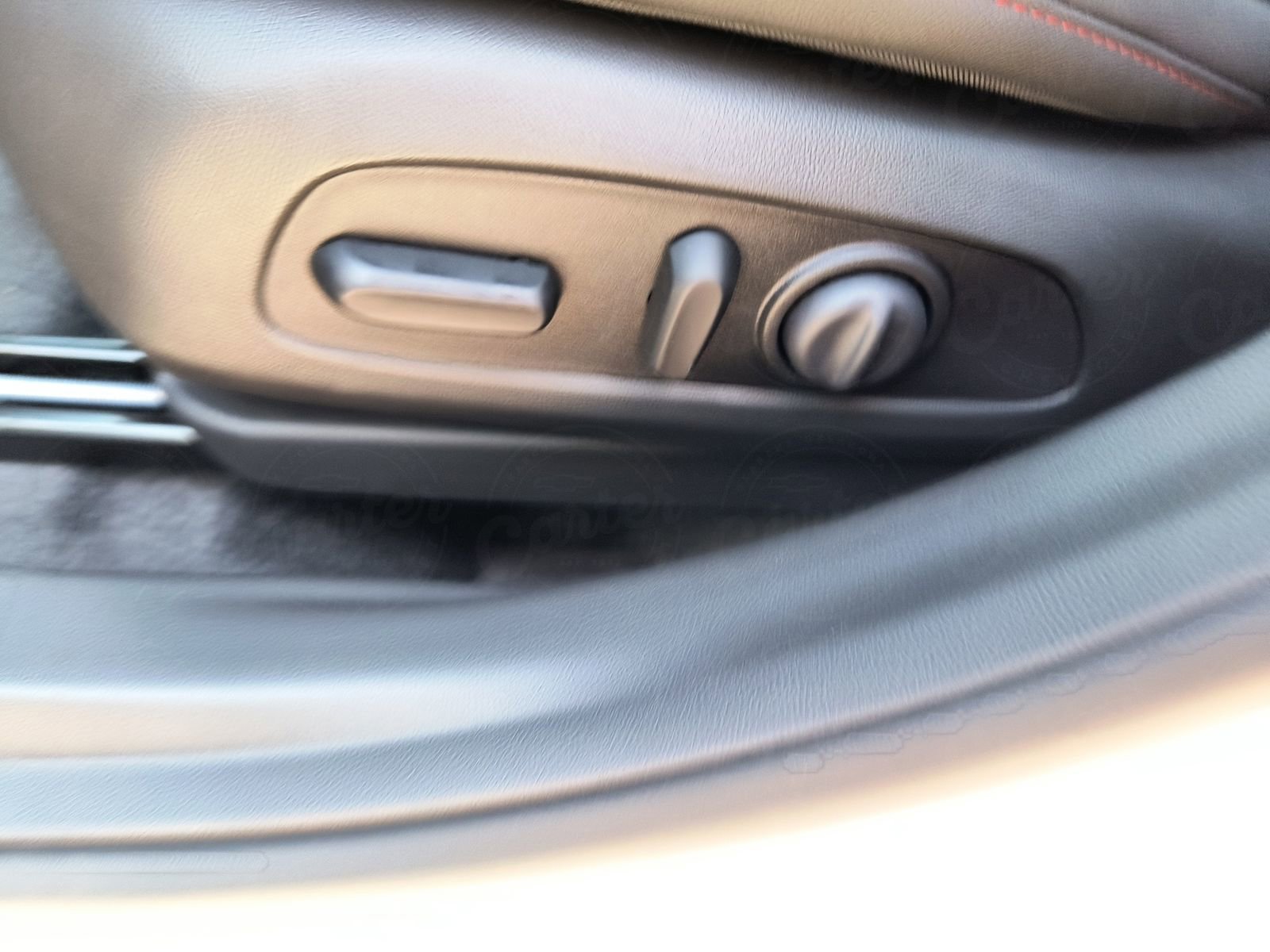 2025 Chevrolet Trax photo 13