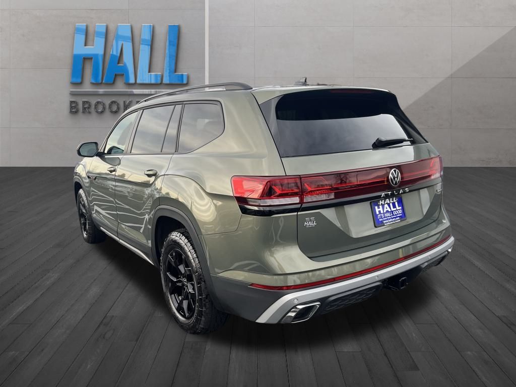 2025 Volkswagen Atlas Peak Edition SE photo 2
