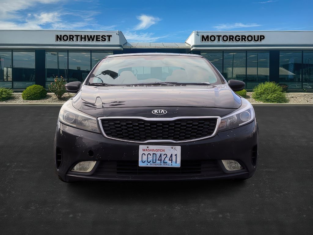 2017 Kia Forte LX photo 2