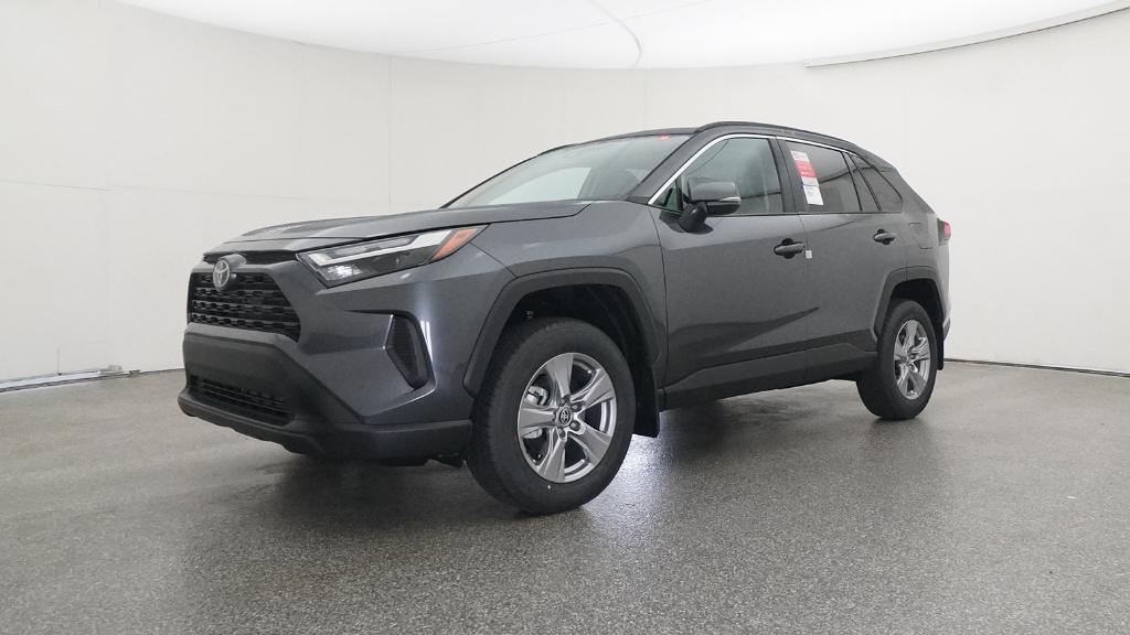 2025 Toyota RAV4 XLE photo 2