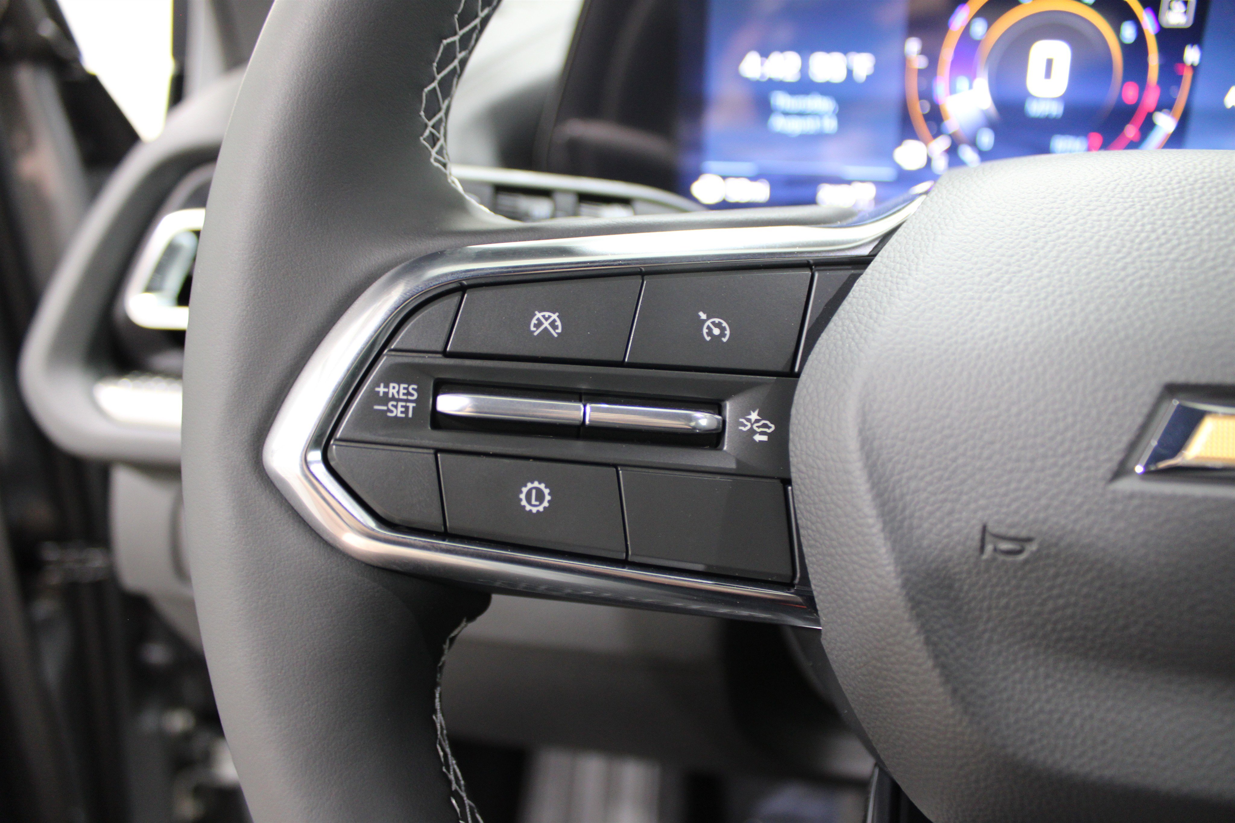 2026 Chevrolet Traverse photo 2