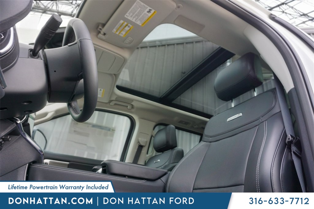 2025 Ford Expedition MAX Platinum photo 18