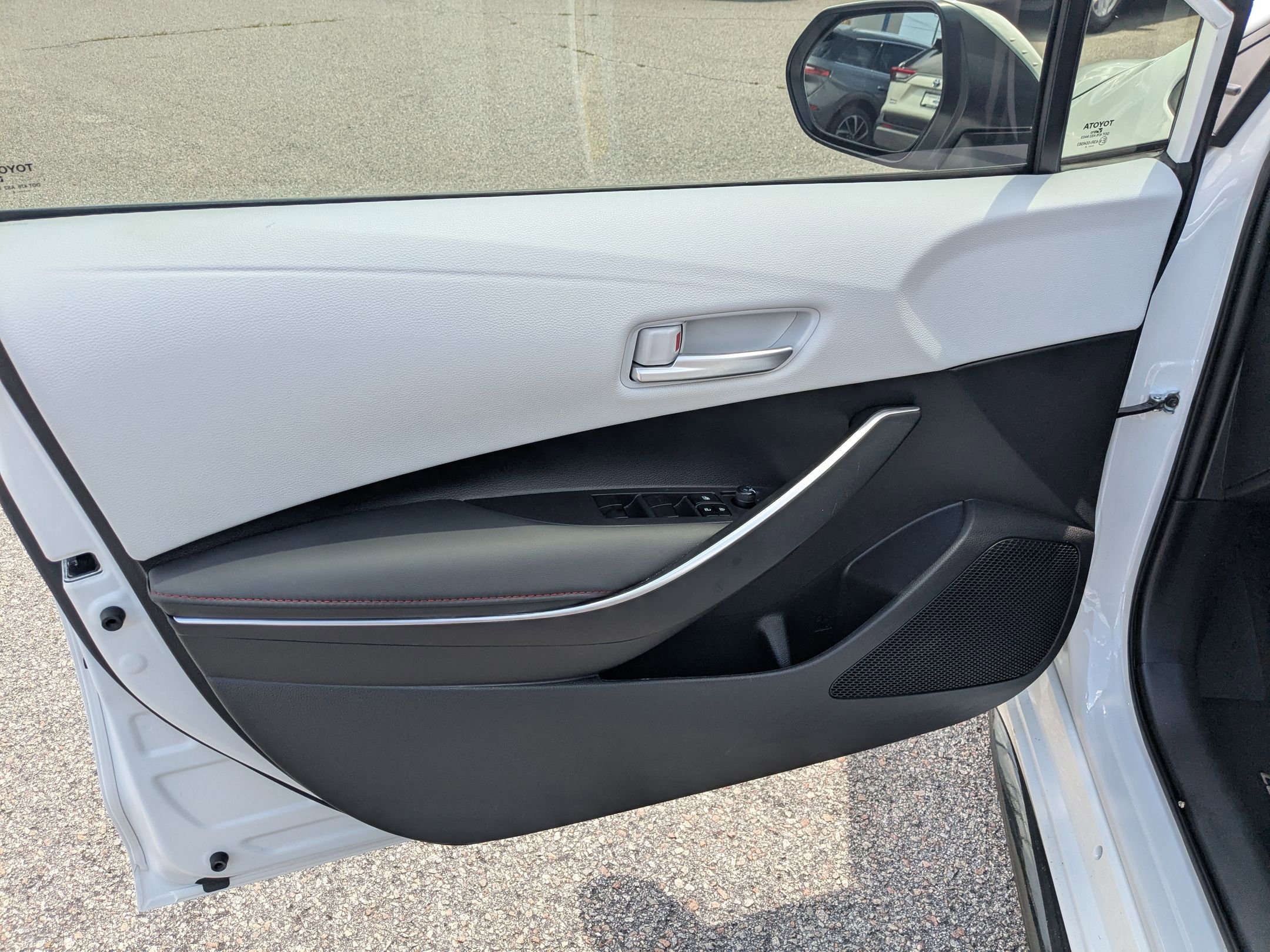 2024 Toyota Corolla SE photo 9
